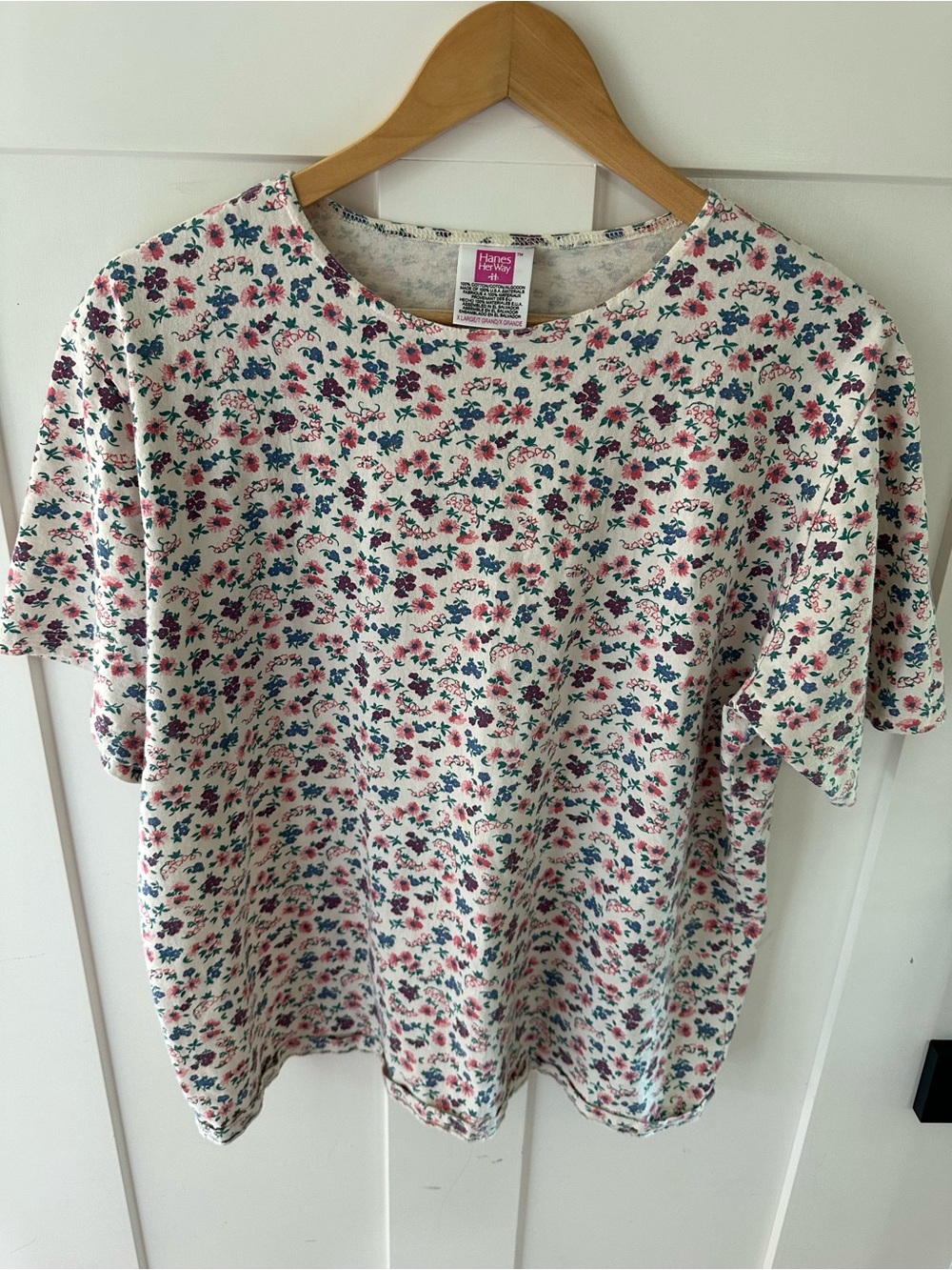 Vintage 90’s Y2K Floral Print Crewneck Tee